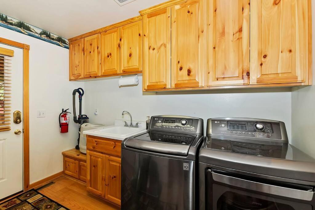 Вилла Teakwood - 3-Br Spa, Fire Pit, Quiet, Ac, Centrally Located Биг Бэар Лейк Экстерьер фото