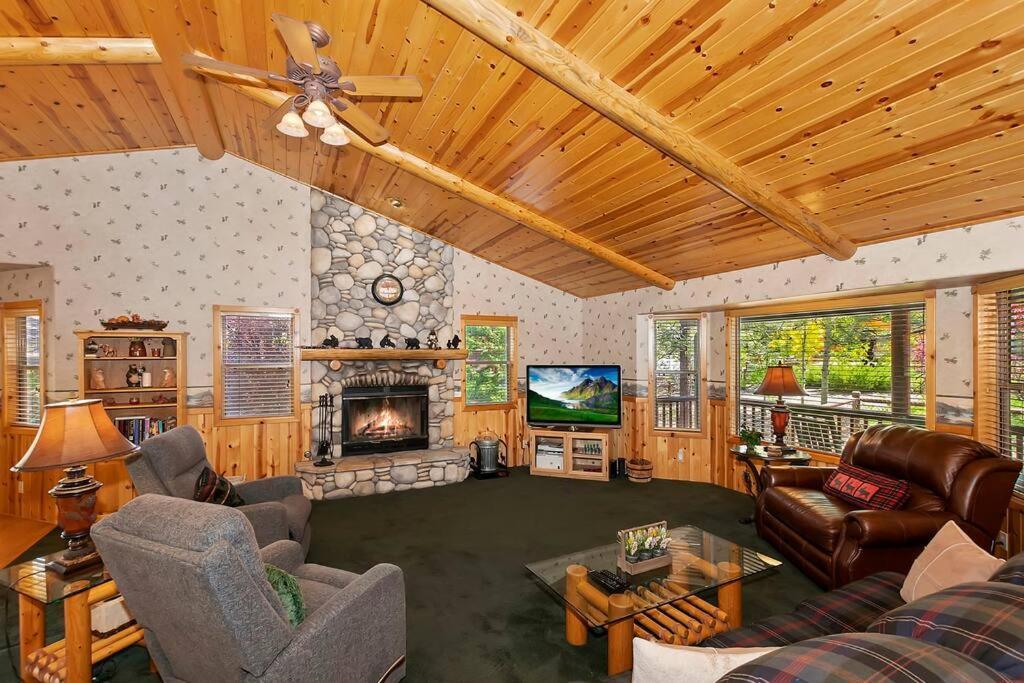 Вилла Teakwood - 3-Br Spa, Fire Pit, Quiet, Ac, Centrally Located Биг Бэар Лейк Экстерьер фото