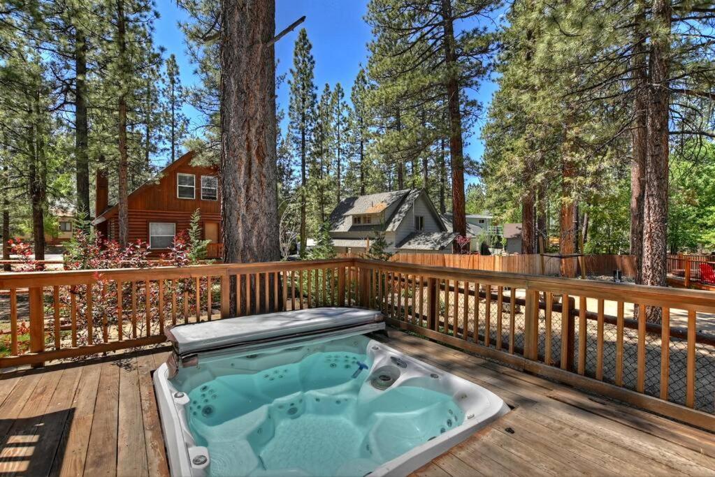 Вилла Teakwood - 3-Br Spa, Fire Pit, Quiet, Ac, Centrally Located Биг Бэар Лейк Экстерьер фото