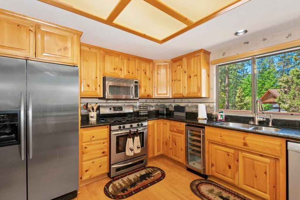 Вилла Teakwood - 3-Br Spa, Fire Pit, Quiet, Ac, Centrally Located Биг Бэар Лейк Экстерьер фото