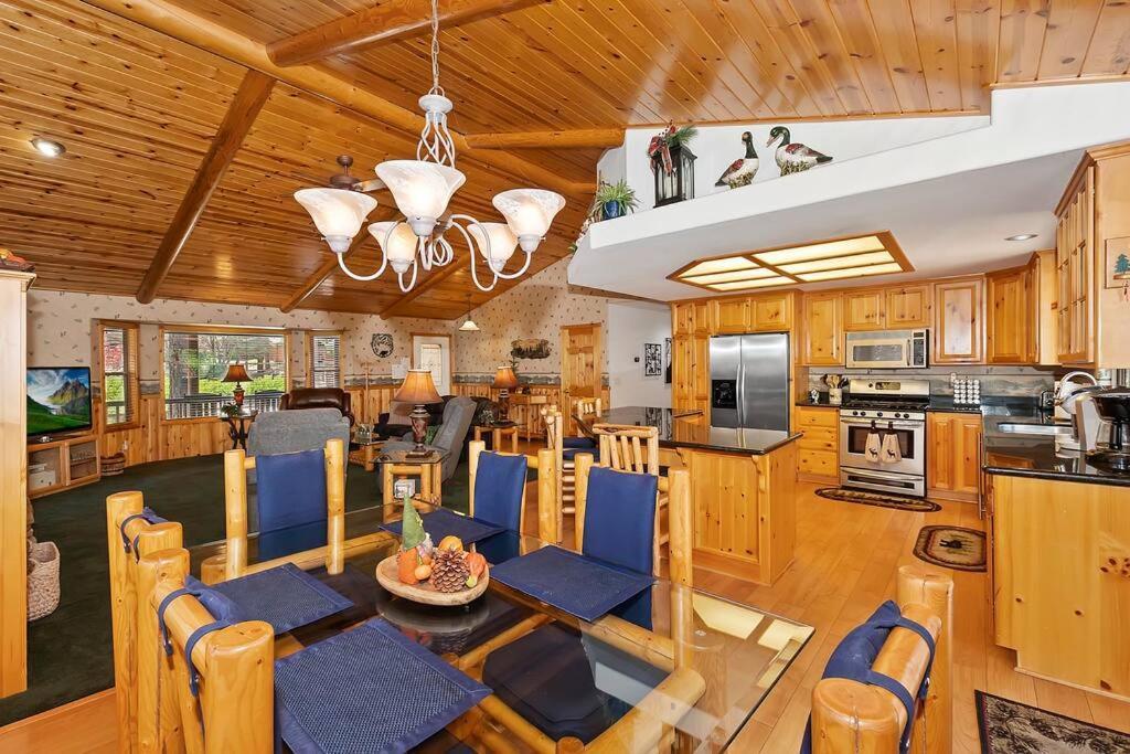 Вилла Teakwood - 3-Br Spa, Fire Pit, Quiet, Ac, Centrally Located Биг Бэар Лейк Экстерьер фото
